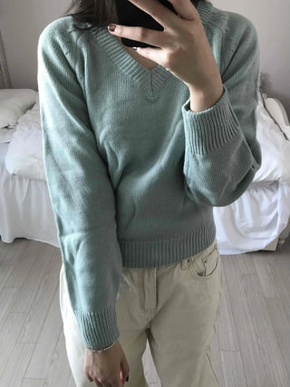 Soft Cable V-Neck Drop Shoulder Crop Knit