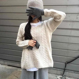 Relaxed Cable Round Neck Loose Fit Knit