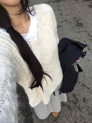 Relaxed Cable Round Neck Loose Fit Knit