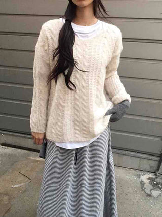 Relaxed Cable Round Neck Loose Fit Knit