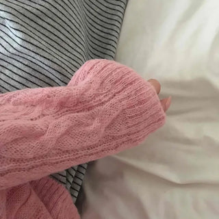 Romantic Cable Pattern Loose Fit Round Knit