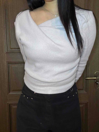Antique Off-Shoulder Shirred Knit Long Sleeve T-shirt