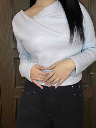 Antique Off-Shoulder Shirred Knit Long Sleeve T-shirt