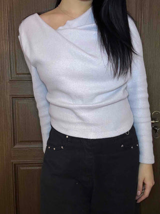 Antique Off-Shoulder Shirred Knit Long Sleeve T-shirt