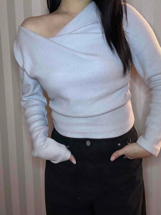 Antique Off-Shoulder Shirred Knit Long Sleeve T-shirt