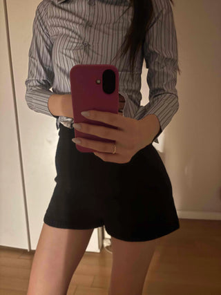 Minimal Slim Fit High-Waisted Elastic Shorts