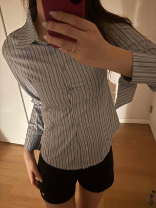 Classic semi-wide striped basic shirt