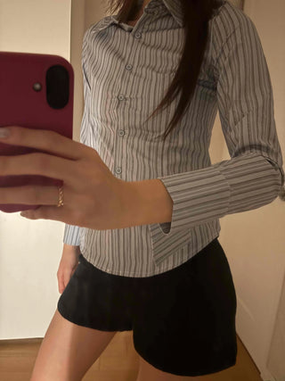 Classic semi-wide striped basic shirt