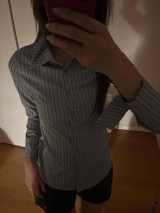 Classic semi-wide striped basic shirt