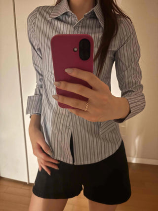 Classic semi-wide striped basic shirt