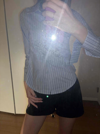 Classic semi-wide striped basic shirt