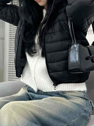 Built-in Strap Shuttle Quilted Puffer Short Padded Jacket