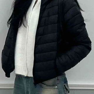 Built-in Strap Shuttle Quilted Puffer Short Padded Jacket