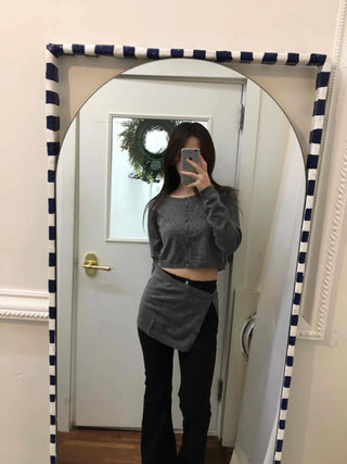 Apron Hemline Front Slit Crop Knit Cardigan