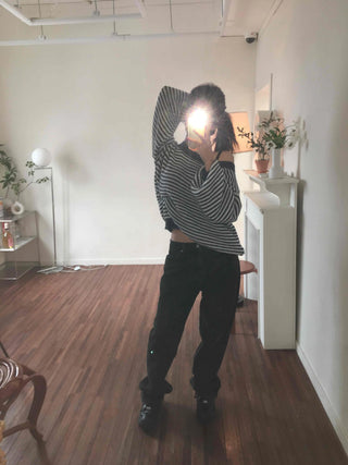 Dark-toned vintage washed loose-fit denim pants