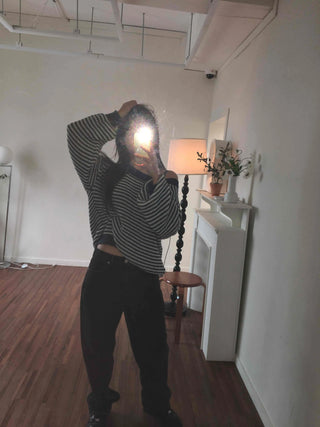 Dark-toned vintage washed loose-fit denim pants