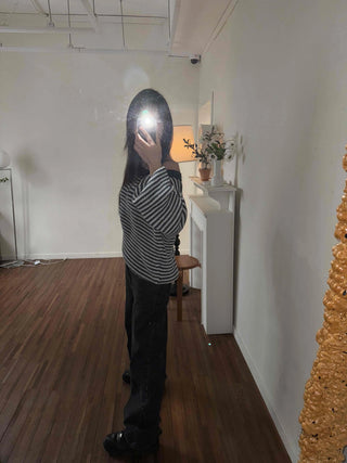 Dark-toned vintage washed loose-fit denim pants