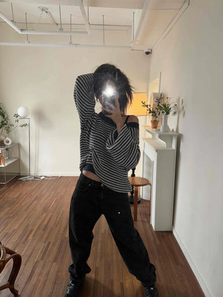 Dark-toned vintage washed loose-fit denim pants