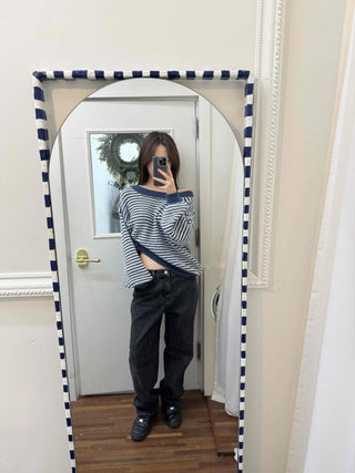 Dark-toned vintage washed loose-fit denim pants