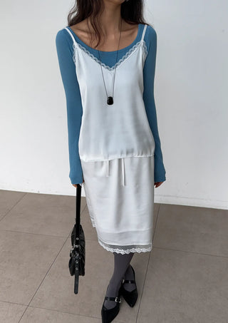 Milk Satin Silk Lingerie Lace Strappy Sleeveless Made-in-Korea Layered Sleeveless  Silky All-Season Sleeveless V-Neck Blouse