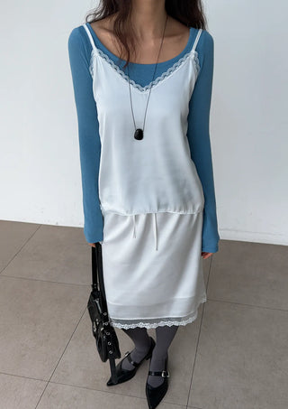 Milk Satin Silk Lingerie Lace Strappy Sleeveless Made-in-Korea Layered Sleeveless  Silky All-Season Sleeveless V-Neck Blouse