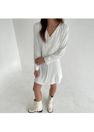 Delicate fit wedding guest dress