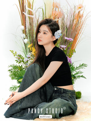 Vivid and free Floral Hairpin