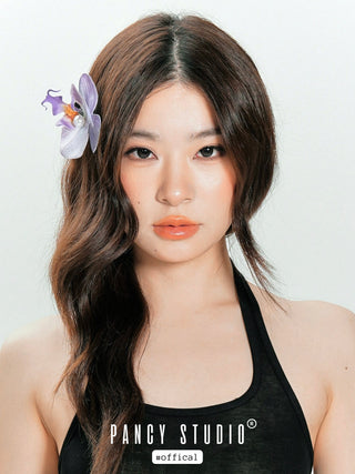 Vivid and free Floral Hairpin