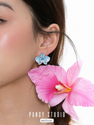 blue flower earrings