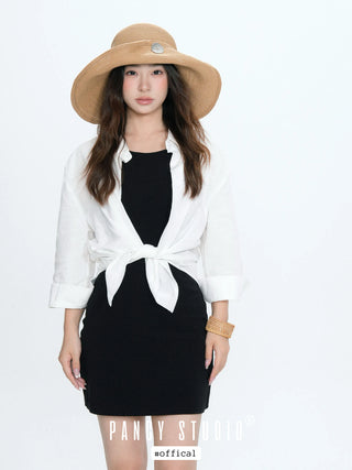 button straw hat