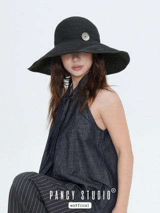button straw hat