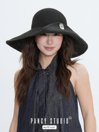 button straw hat