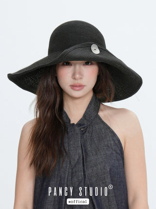 button straw hat