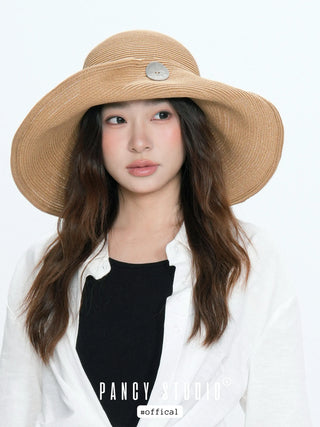 button straw hat