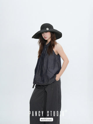 button straw hat