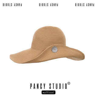 button straw hat