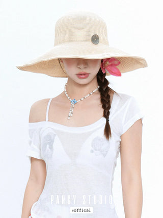 button straw hat