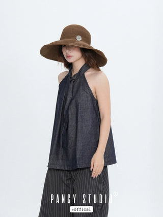 button straw hat
