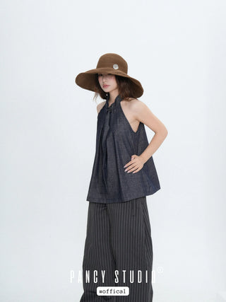 button straw hat