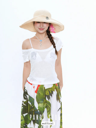button straw hat