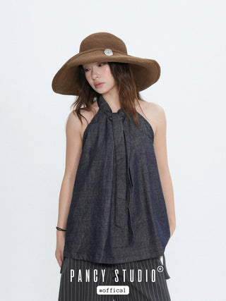 button straw hat