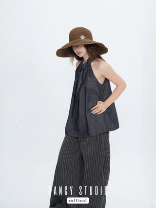 button straw hat