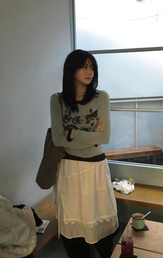 Modern Vintage Floral Slim Fit Round Long Sleeve Tee