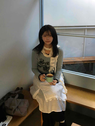 Modern Vintage Floral Slim Fit Round Long Sleeve Tee