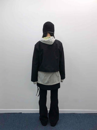 Street-style short loose-fit jumper