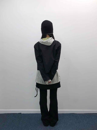 Street-style short loose-fit jumper