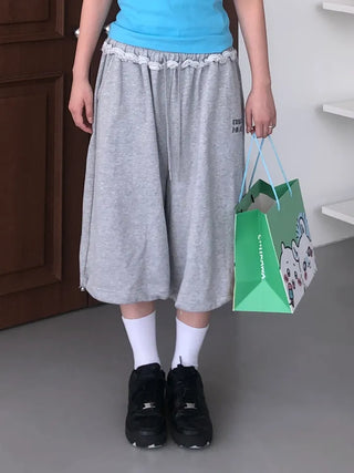 Lare Softy Frill Lettering Bermuda Pants