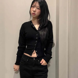 Button Point Snap Crop Knit Cardigan