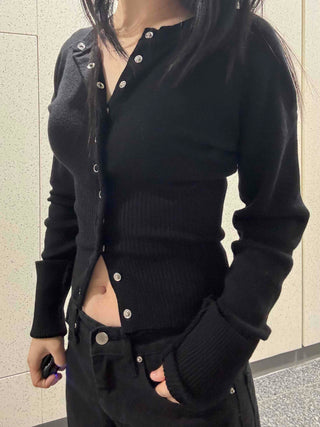 Button Point Snap Crop Knit Cardigan