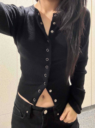 Button Point Snap Crop Knit Cardigan